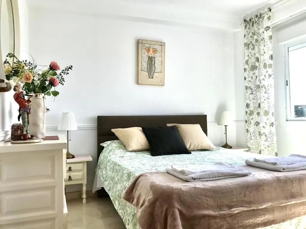 Cosy Apartment With Seaview, Pool And Close To Beach Fuengirola Spanje
